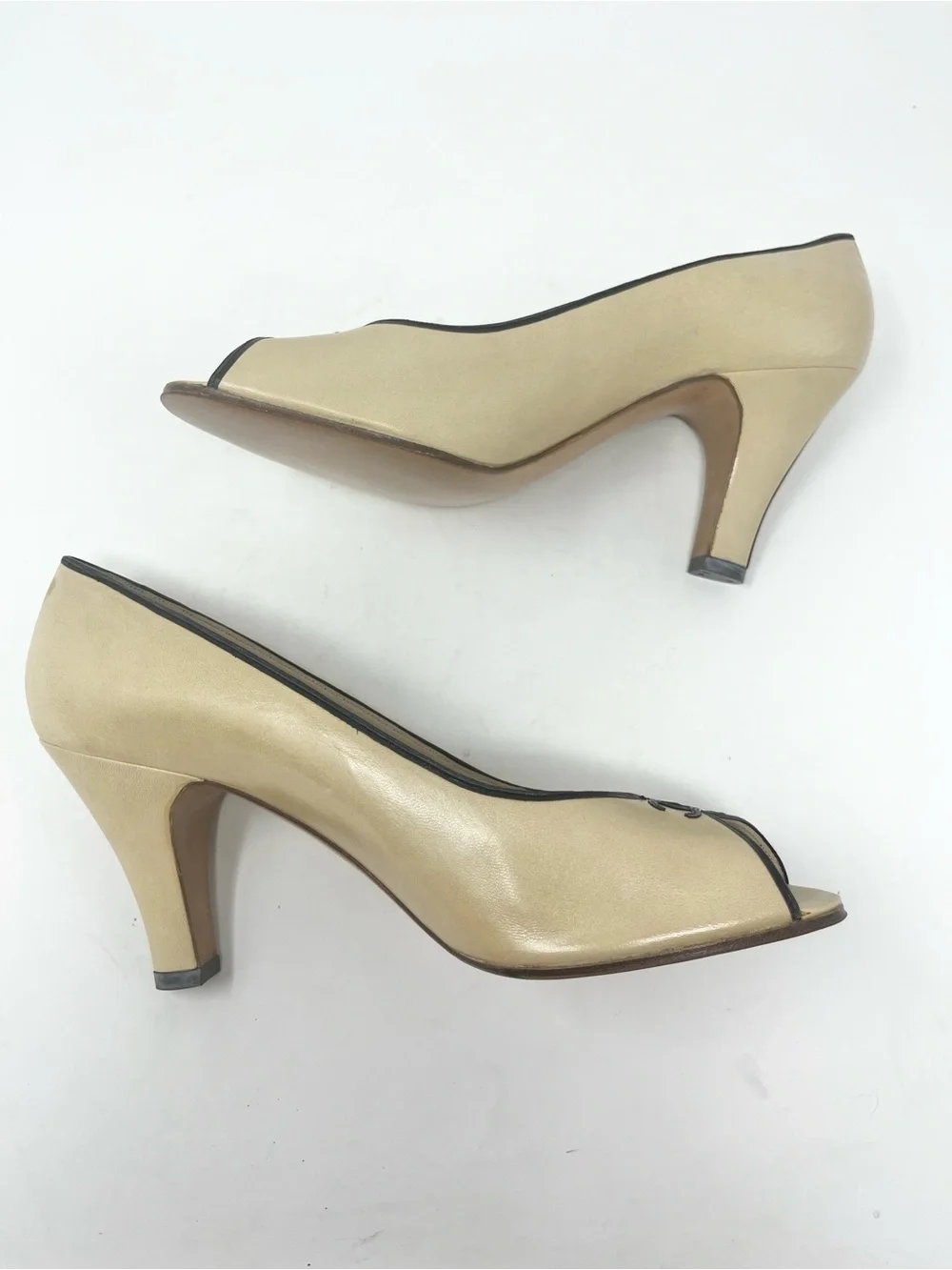 CHANEL Vintage 2000s Two Tone CC Peep Toe Heel Contrast Piping and logo size 8